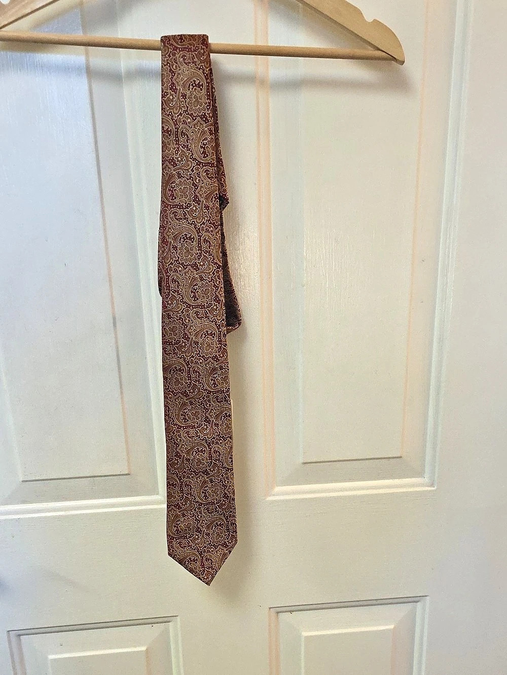 Enro Paisley 100% Silk Tie in Red NWT